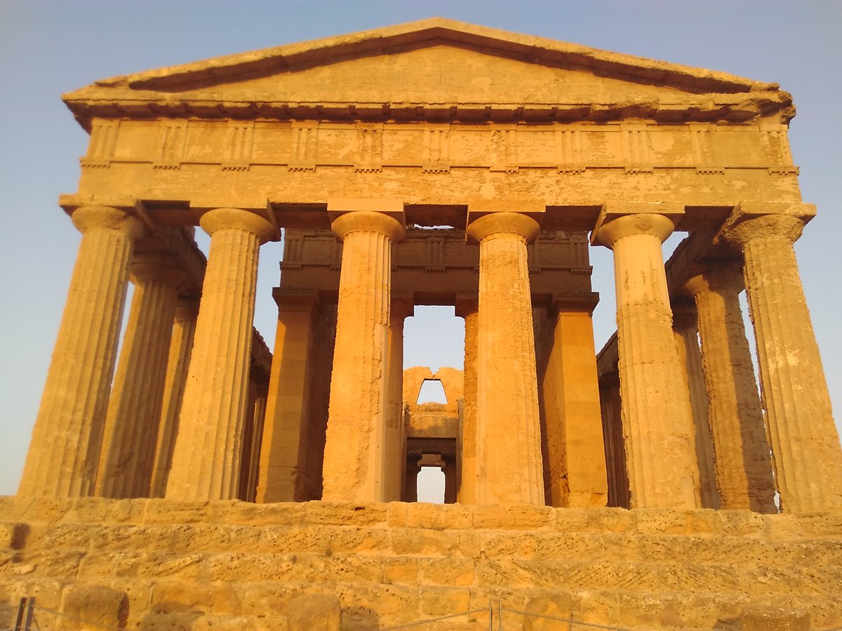 NiriaVan's tweet photo. Tempio della Concordia, V sec. a.C. Valle del templi, #Agrigento, #Sicily https://t.co/UwAZAHakH2