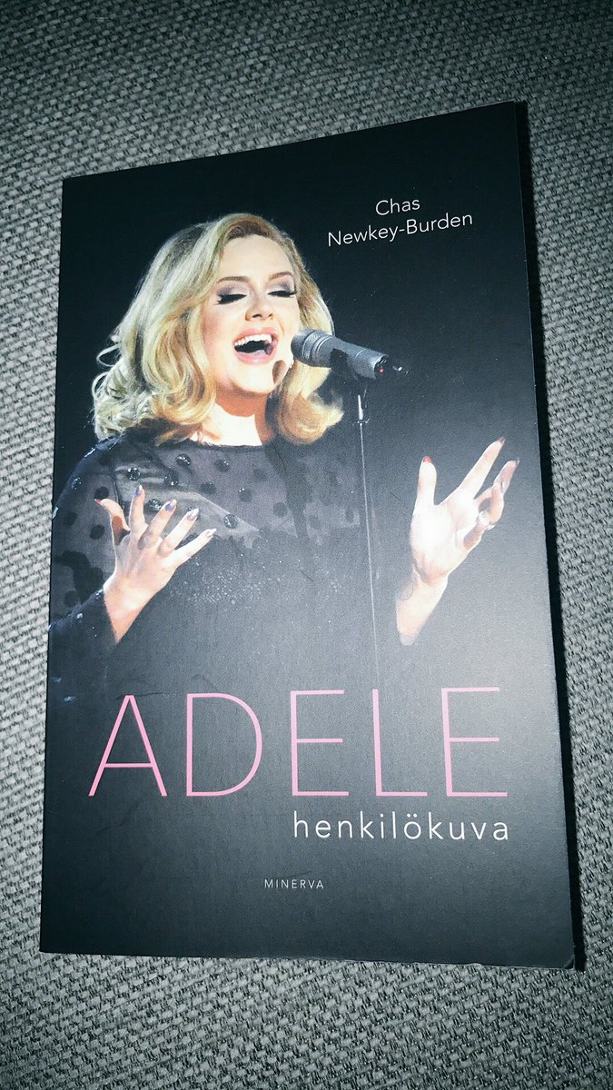 h_hannahun's tweet image. Also got a book 💕😭😂💯
#gettingthemessage #ok #truelove #anniversary #adele #biography