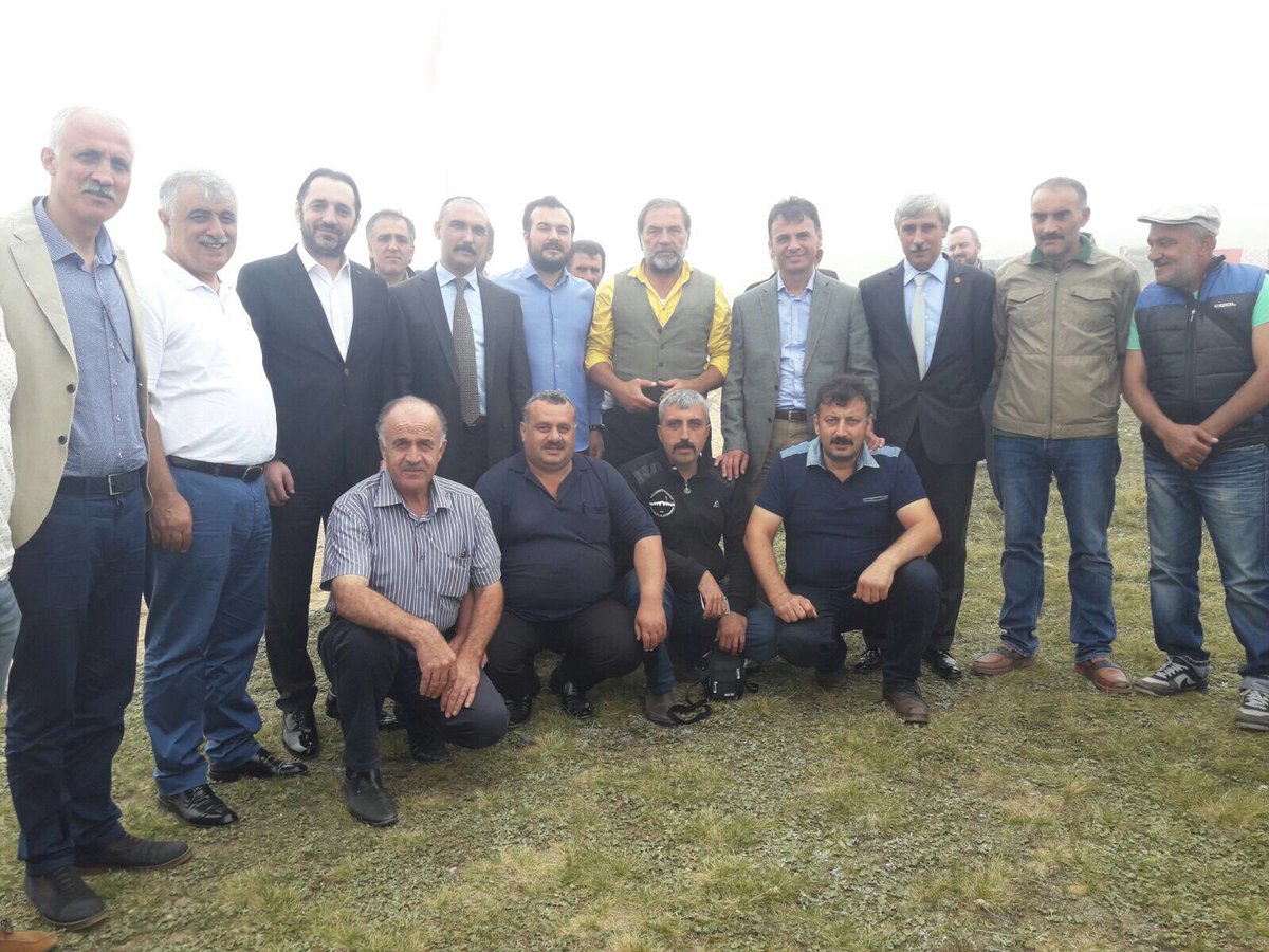 bulentdurgun25's tweet photo. Maçka beld başk Koray Koçhan  Kaymakam Haluk Çakmak 1916 Osmanlı Rus savaşında şehit düşen Macka Çataltepede 70şehitianma programına katıldk https://t.co/aSGXoGQI9s