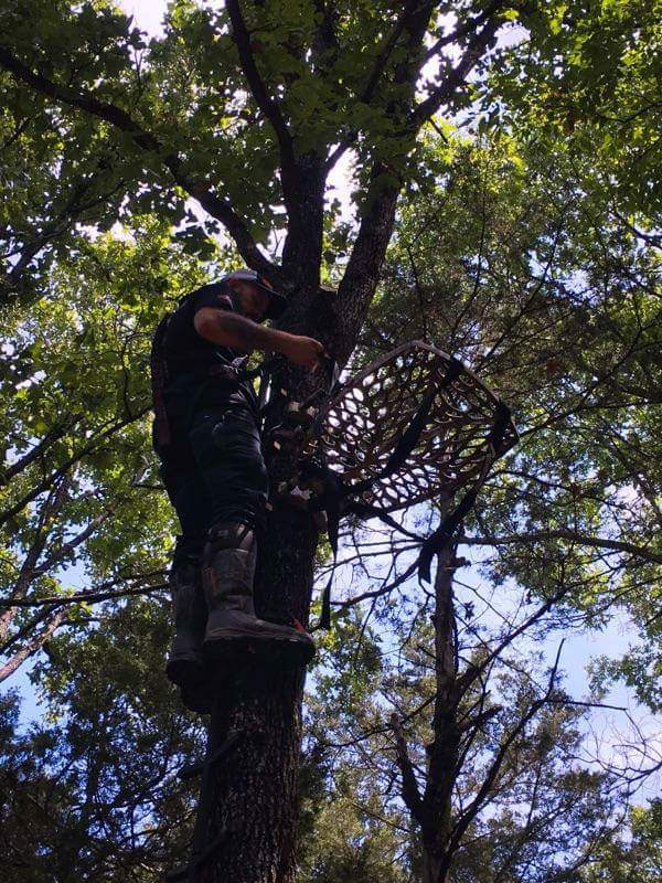 Deaddozen's tweet image. Nothing like setting stands &amp;amp; mocking up #outdoors #deerhunting #mockscraps #deer #hunting #huntinglife #teamwork #teamworkmakesthedreamwork
