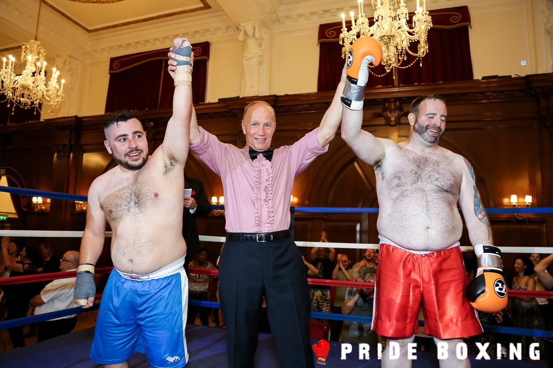PrideBoxingUK's tweet photo. An all out war between these two heroes! 👏 https://t.co/JSU42hHEoc