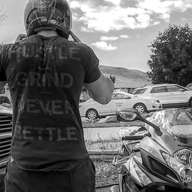 FREAKMODE100's tweet photo. #HUSTLE #GRIND #NEVERSETTLE 💯 
Distress Tee https://t.co/FE3u3JQ7wc