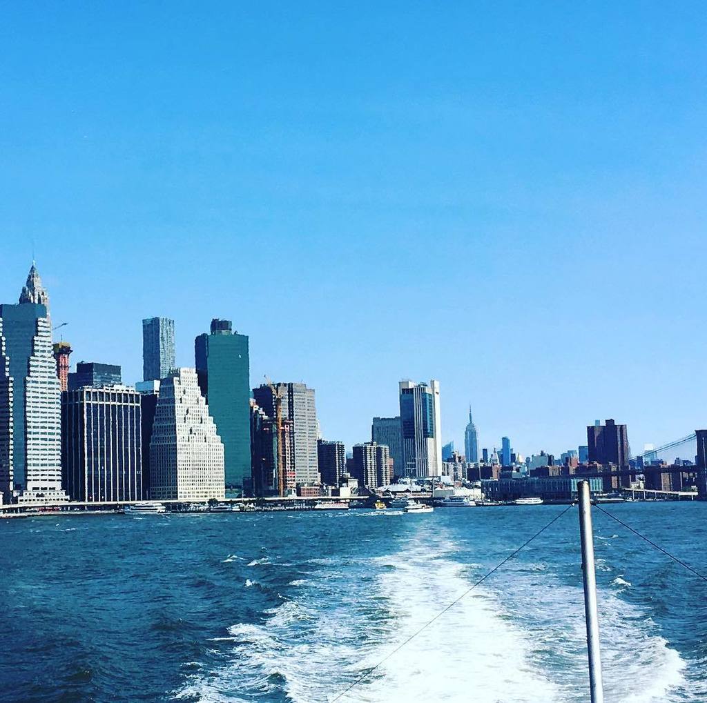 mynewyork_fr's tweet photo. Bye bye 😎🔆🔆🔆#ferry #beachforme #hashtagsarestupid #IamNotaHashtag #IngridGoesWest #RafaelGoesSouth https://t.co/40xoweb2e4 https://t.co/EyYPMFjz84
