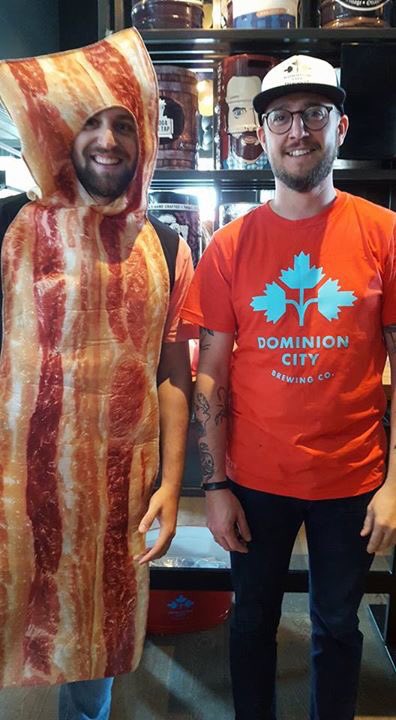 PiggyCochon's tweet photo. #Bacon ... #Beer ... #Casks ... always great at a "PALOOZA"! #BACONPALOOZA @dominioncitybc @BigRigBrewery @CRAFTbeermarket https://t.co/47uPR1R32s
