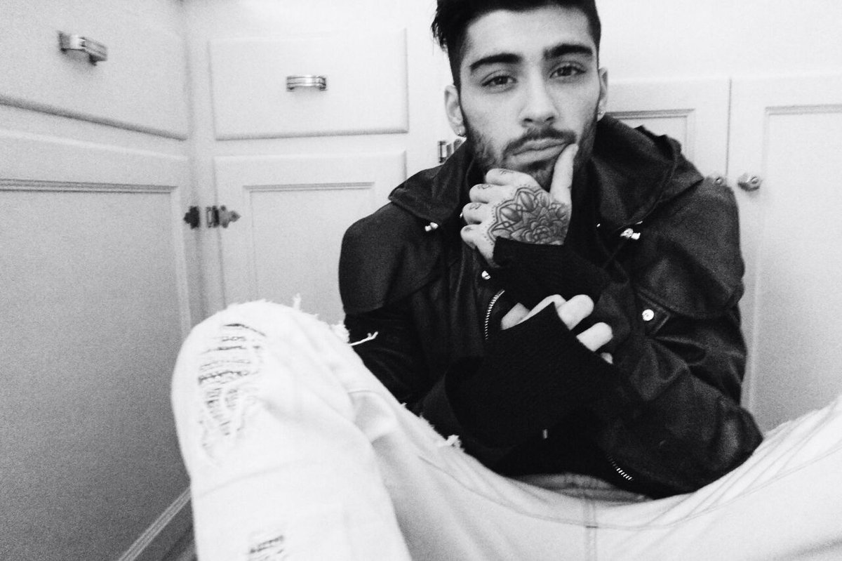 zaynxbordersz's tweet photo. #MTVHottest ZAYN https://t.co/syVxh7nqQC