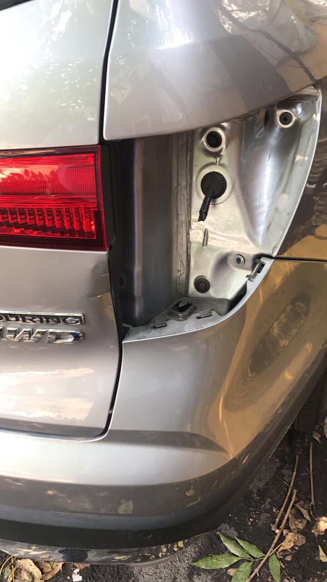tessylopez's tweet photo. @Del_Coyoacan  Acabamos de ser víctimas de robo de autopartes por estos sujetos en la Col. Del Carmen Coyoacán. Según los policías, es común https://t.co/gPfy8f2nmK