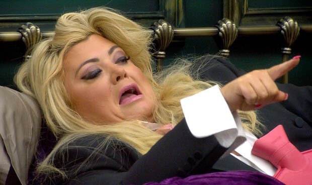 GemmaReacts's tweet photo. when you accidentally open the front camera and you're just looking at yourself like https://t.co/PfhxhG8X7d
