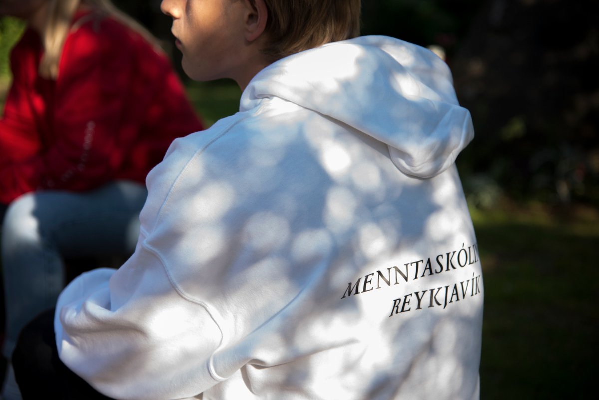 ✨Skólafélagsvikan byrjar á morgun✨
RT og þú gætir unnið fría peysu!