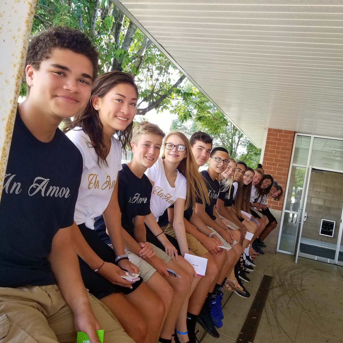 MrsJordanHPE's tweet photo. Un Amor helped WY teachers &amp; staff kick off a new year with a performance at the District Welcome Friday! Great job kiddos! https://t.co/KZJVQv44x2