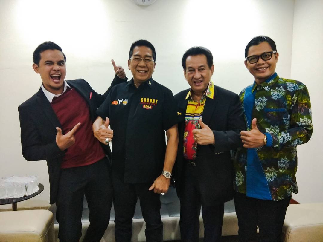 Kuncinya, ada di menit 16:20.
Selamat menikmati :)
youtube.com/watch?v=uwmXPO…