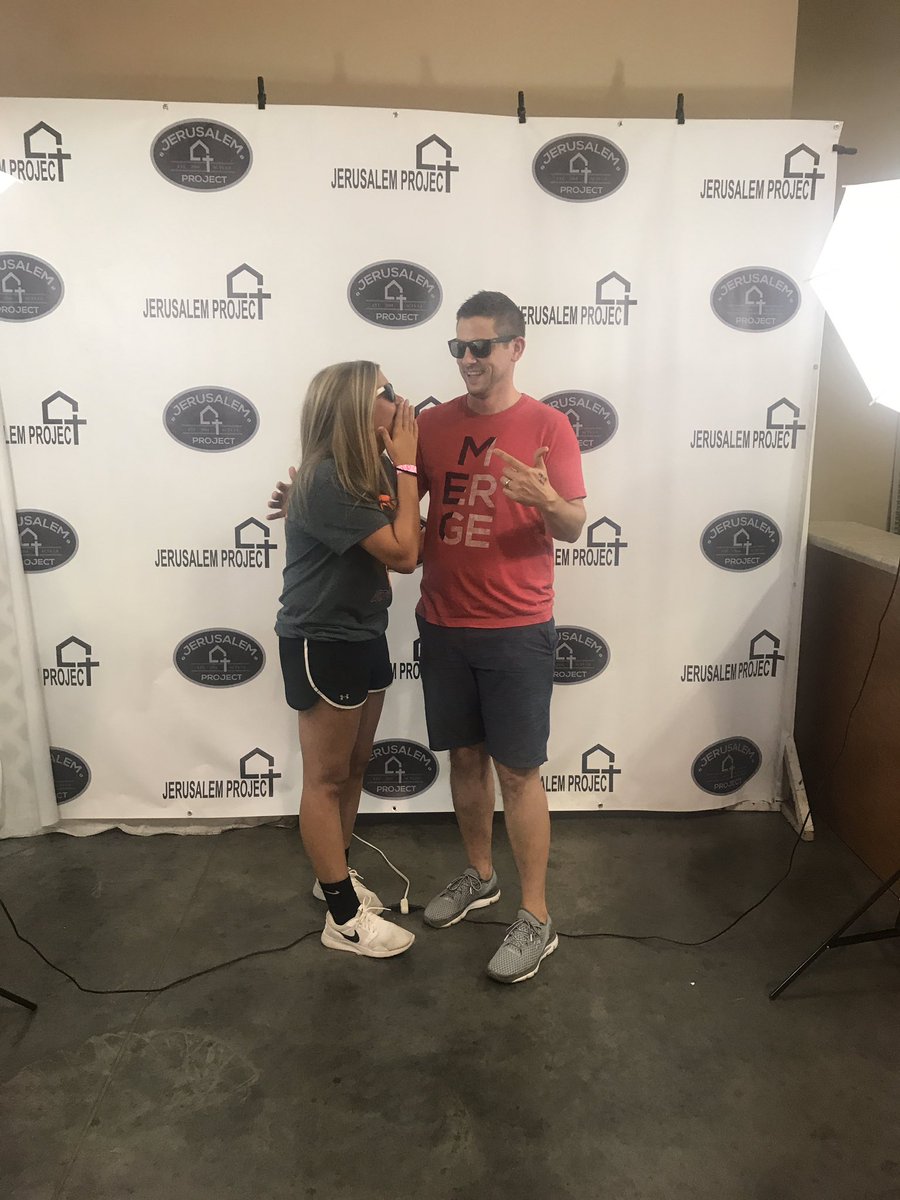 Courtneylc33's tweet photo. My favorite #mergememory from this summer is becoming bff's with @jcookjustin #llama #sweetpotato https://t.co/3msSBH6hcT