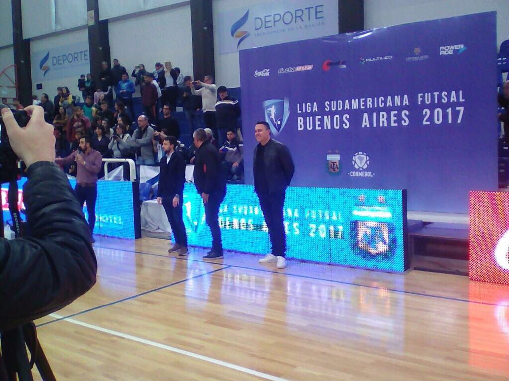 En la premiación con el seleccionado de Futsal. <a href="/afa/">AFA</a>