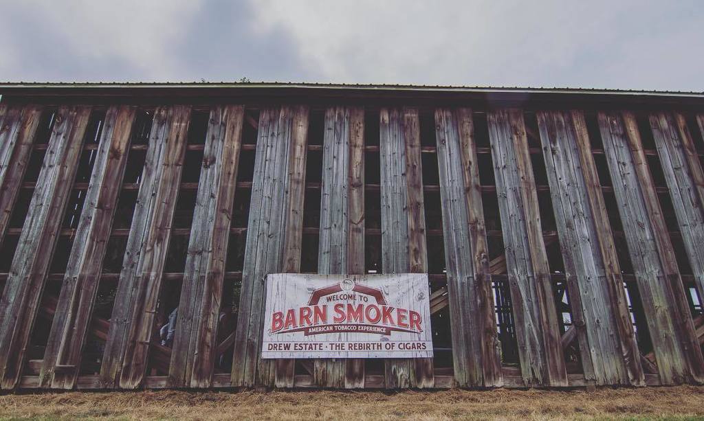 GentsConfab's tweet photo. Still thinking about that @drewestatecigar #BarnSmoker https://t.co/Al0XaYn7wh https://t.co/fDmzyLrt95