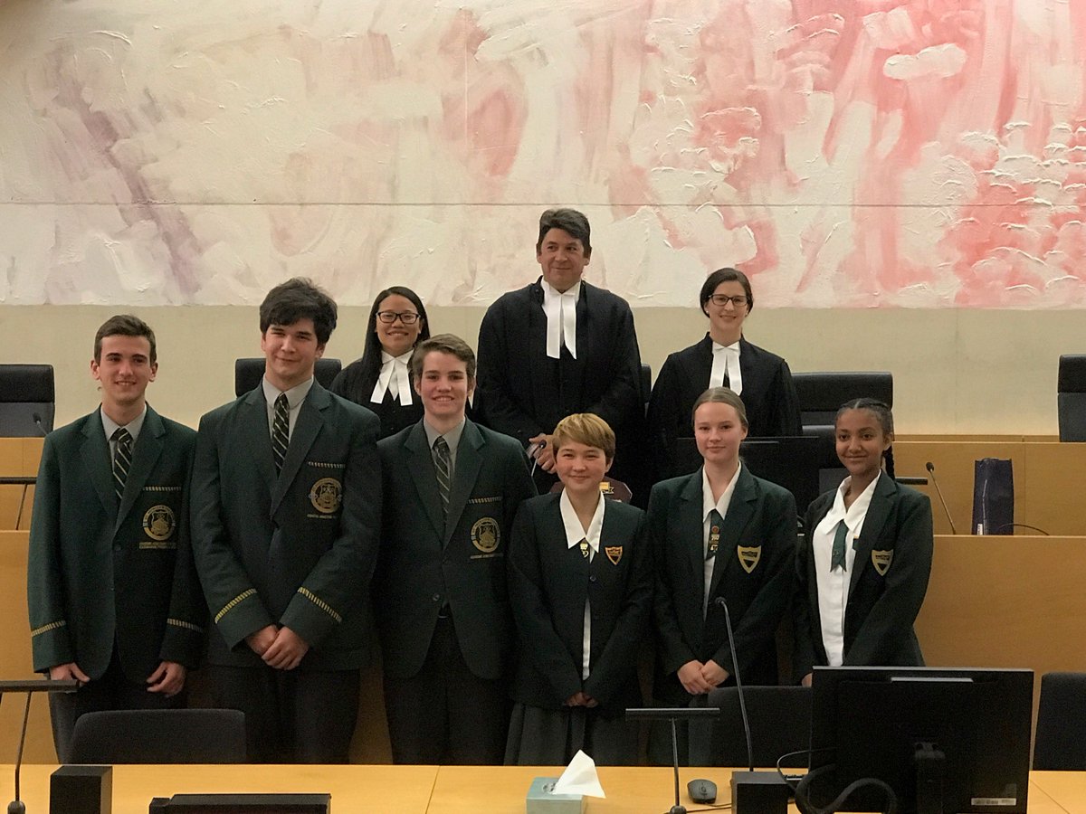 qutlaw's tweet photo. It was a close final but Corinda SHS are the winners of the 2017 QUTLS High School Moot Competition @Princorindashs https://t.co/676pHC0brQ https://t.co/NUJxVxaUTm