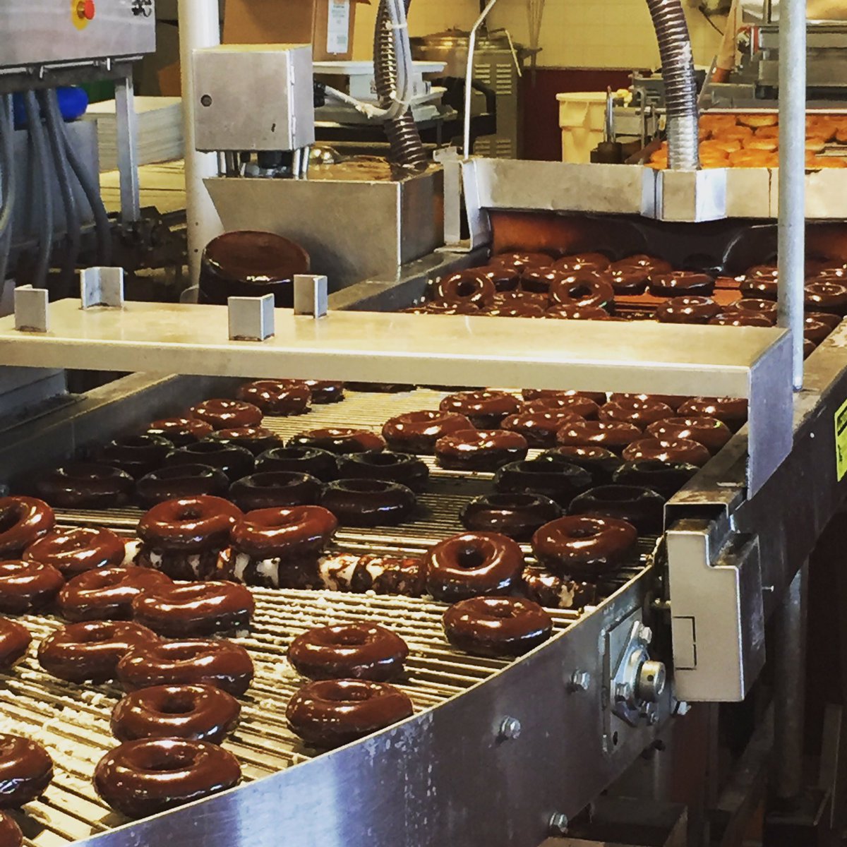KingOfCaseRoad's tweet photo. Behold the #ChocolateEclipse @krispykreme !! https://t.co/NjnKSXYfVP