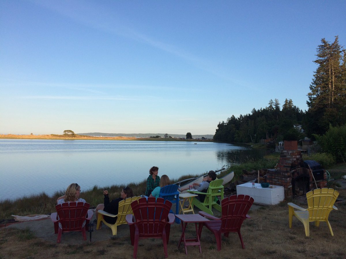 Laura Lowther tweet media