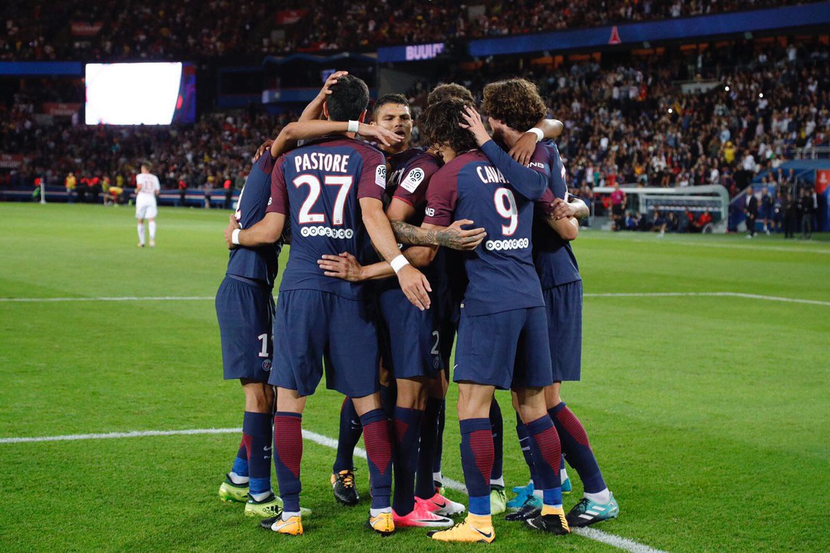 ECavaniOfficial's tweet photo. Bonne victoire et très bon travail de tout le monde 💪. Il faut continuer comme ça...🔵🔴 !! https://t.co/eRha1JbYSK