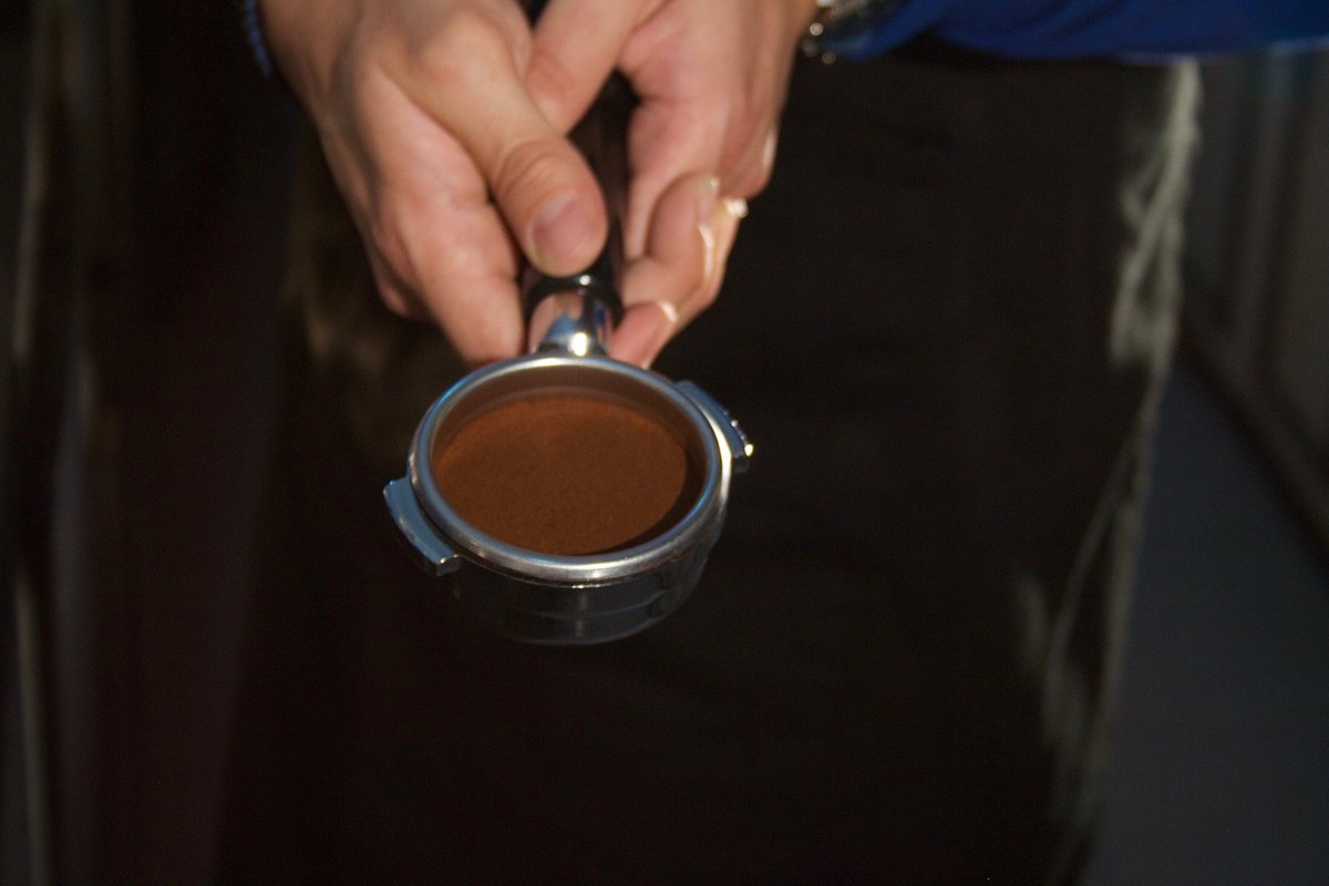GustavoPaparoni's tweet photo. Para garantizar una extracción equilibrada del #café la molienda debe ser pareja. El equilibrio perfecto resultará en una buena bebida https://t.co/HMl2YaXsHj