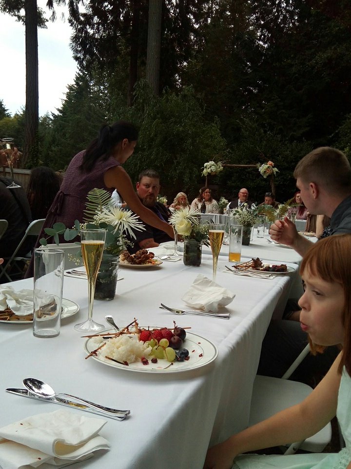 kid_scarlet's tweet image. Happy wedding day #FrontTable #LillyBen2017