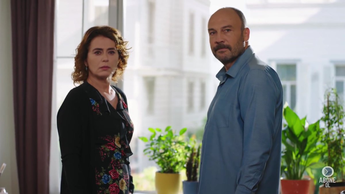 saracayse's tweet photo. Çiçek çikolata nerde Hazım beey 😅 #FaziletHanımVeKızları #HazEc 😂😂 https://t.co/YbwSybh6W4