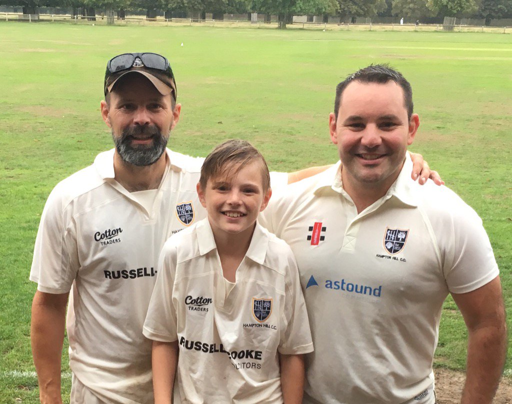 IanExw's tweet photo. Crazy cricket days keep coming. #unclebam #threeonapitch #whoknew https://t.co/nobXUlOXUX