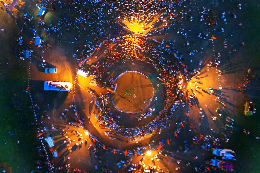 Sakolicity's tweet photo. #Sakoli Dahihandi &amp; Dhol Vadan Celebration 2017. Photos Capture by Drone...
#Sakoli #Dahihandi_2017 https://t.co/INx7O4W4mf