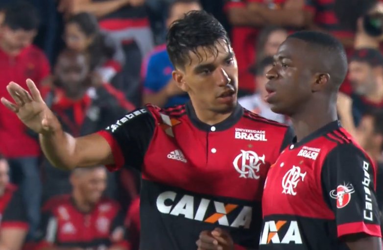 lutoeterno2224's tweet photo. JÁ DESENROLEI MANO, SÓ AGARRAR E BEIJAR https://t.co/az0yjCglp7