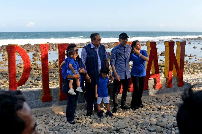  Pantai Pidakan