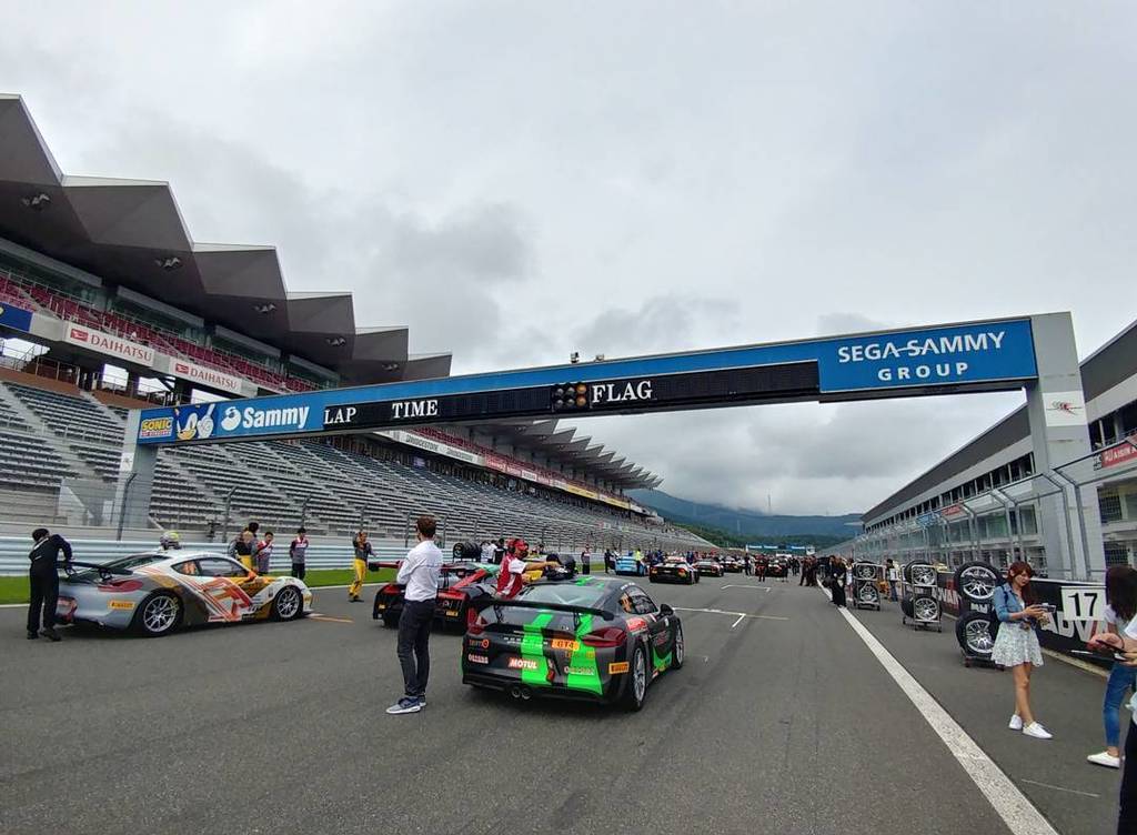 kogafumio2's tweet photo. 217 8.20 #ブランパンgt #asia #fujispeedway #japan #car #cars #racingcar #suparcar https://t.co/ramS3Ihi6C https://t.co/83ZtoSIGxx