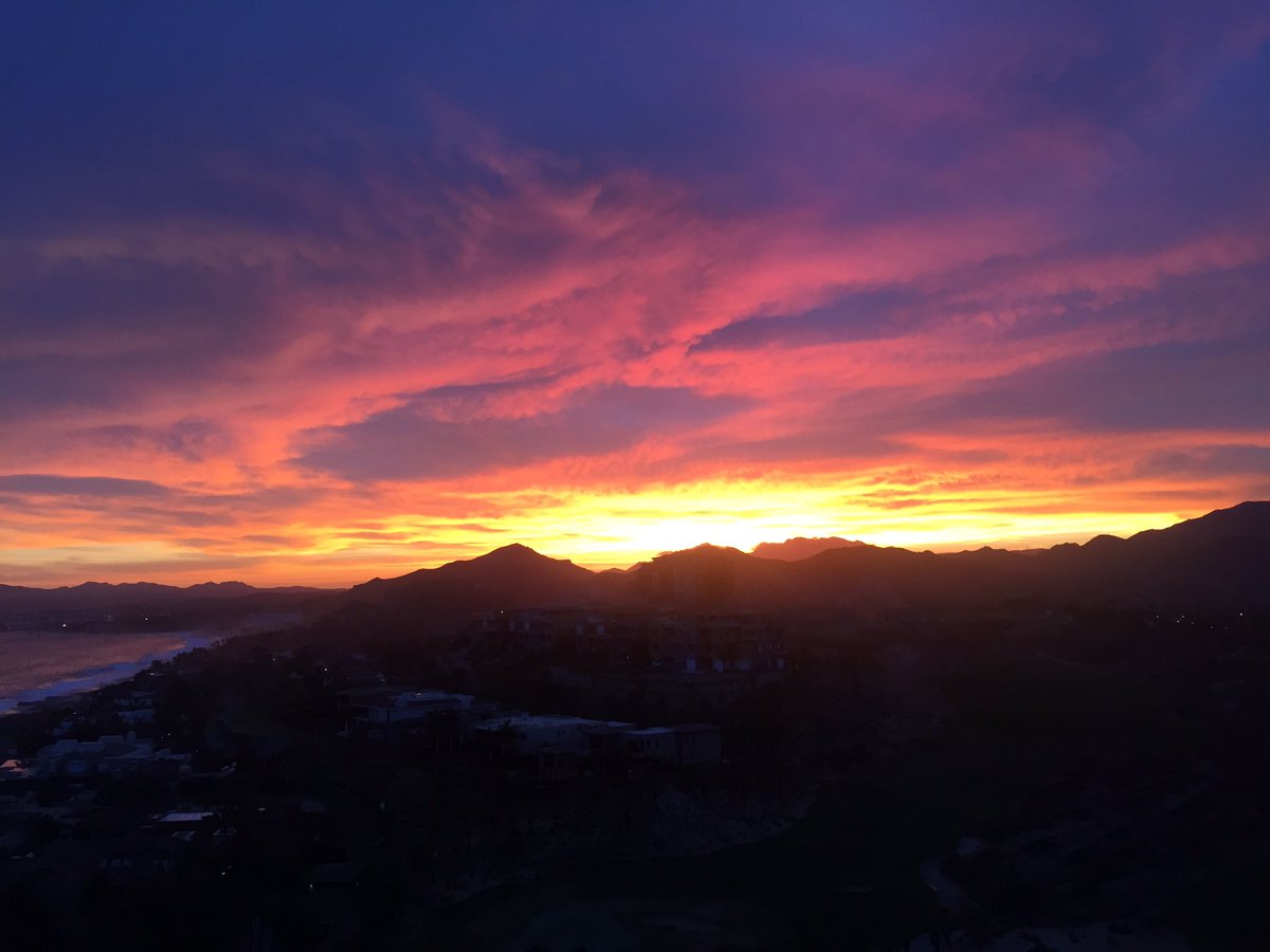 soetkinsanne's tweet photo. No words for yesterday's sunset 😌😍 #Mexico you are beautiful https://t.co/yzbO4hjr8g