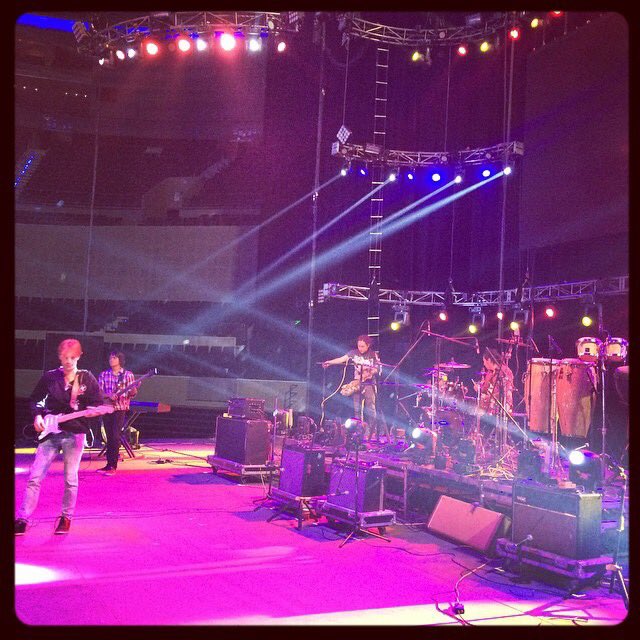 cm2_productions's tweet photo. Gonzalo Valdivia #ElAlquimista #soundcheck #héroesdelsilencio #guitarrista en @ArenaCdMexico, #tour2014 #manager #promoter #México https://t.co/bpsVLHXqN6