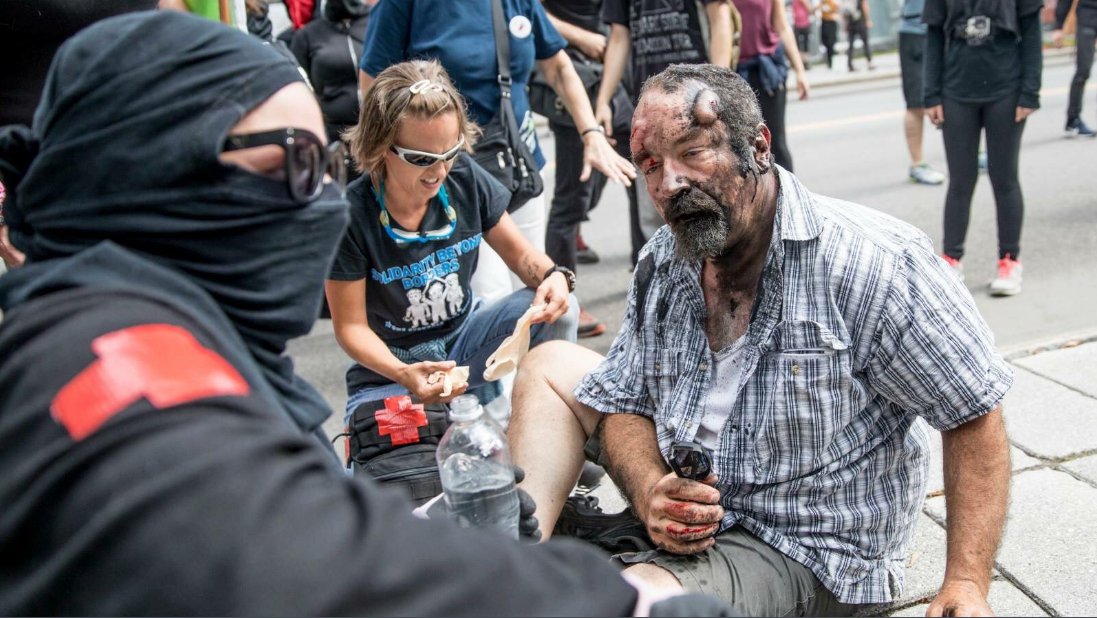 1sansnom's tweet photo. Tout la semaine les médias ont dépeint la droite,en gens violent-intolérant.Voici le résultat de votre désinformation. EXCUSEZ-VOUS! https://t.co/4b4yBL1B7n