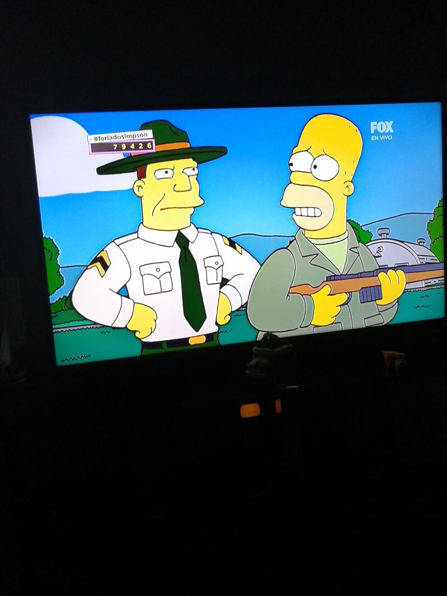 DanyCartesg's tweet photo. @CanalFox_la  re locos con @EdwinGonzalezzz 😂😂 #Feriadosimpsons https://t.co/akM7ktORb7