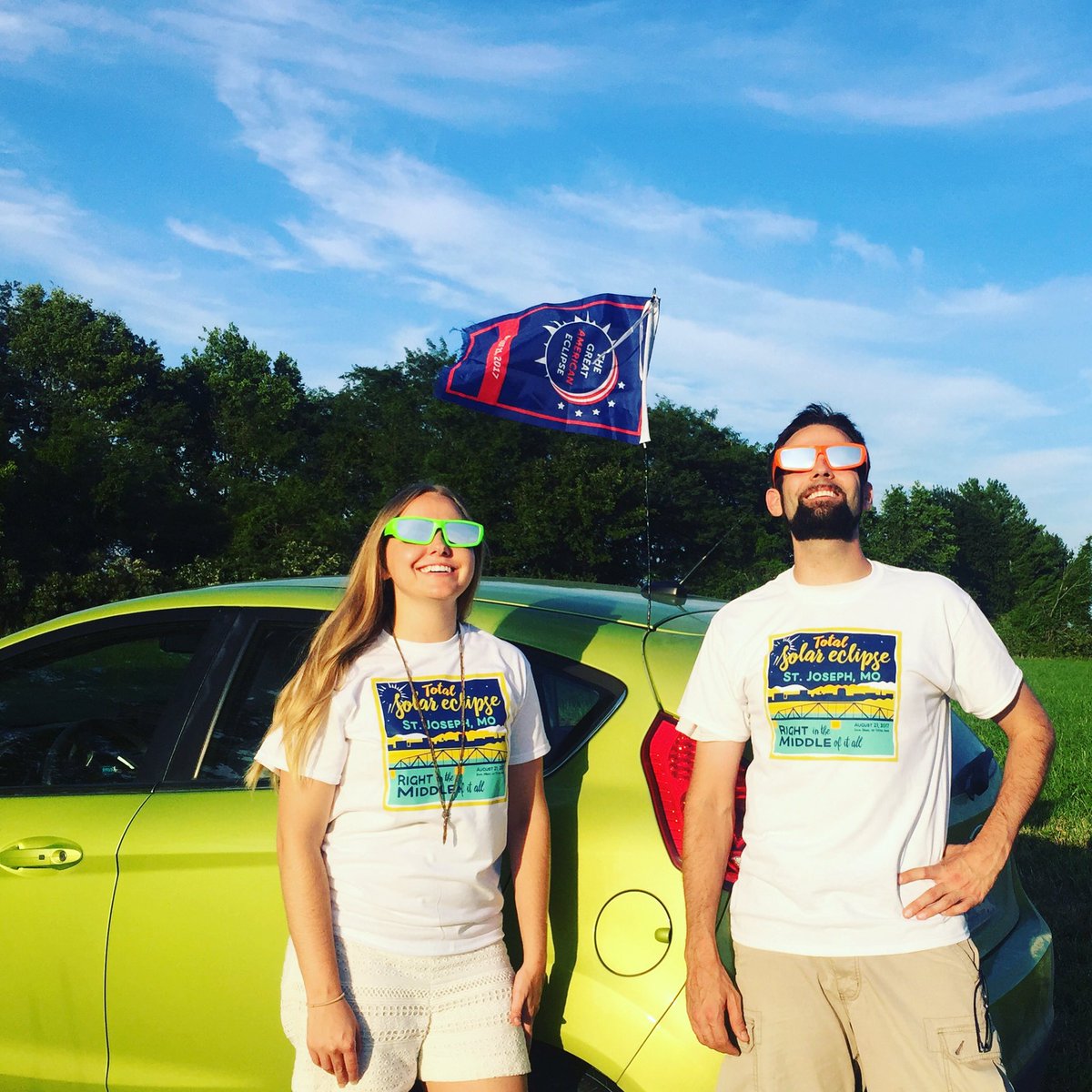 js_jacques's tweet image. Finally arrived in the the path of totality in St Joe! With this flag on the car no one had to wonder where we were going or how lame we are