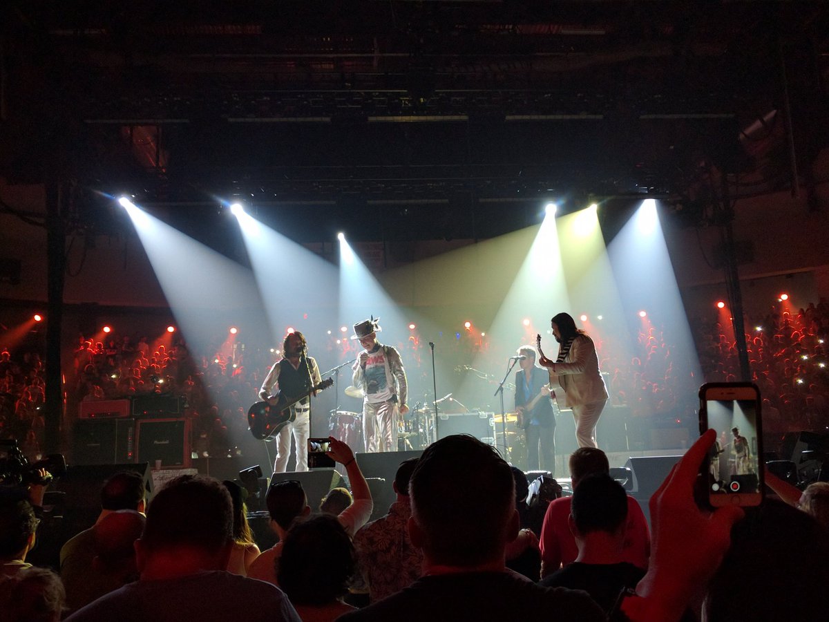 700ftceiling's tweet photo. A million thanks for the gift you've given & the friendships made @thehipdotcom @tthbaker @paullanglois101 @gorddownie #HipInKingston https://t.co/2NfOBTVlpB