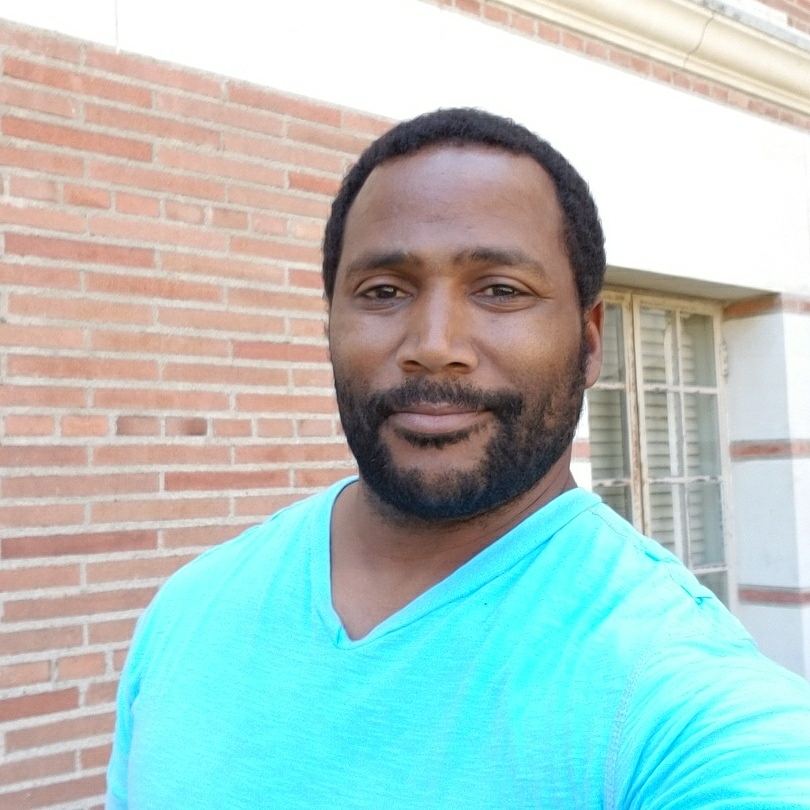 DariusCottrell's tweet photo. What a difference a day make? #Gearing up for the week! #Timetogotowork working on my first feature film script. #screenplay. #TLBWY #Ggy https://t.co/C8aT3zZkll