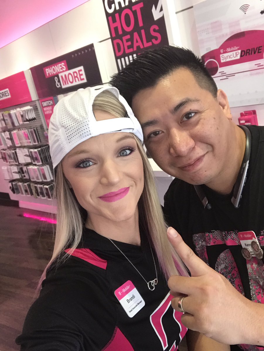 bankonthat55's tweet photo. SO PROUD of Mr.Chu! Sold 4 #SyncUpDrive today! Going for that #1 spot! #FutureRam #NWLead #SCOwnit #BeMagenta #BeastMode https://t.co/PE88XjmDQG