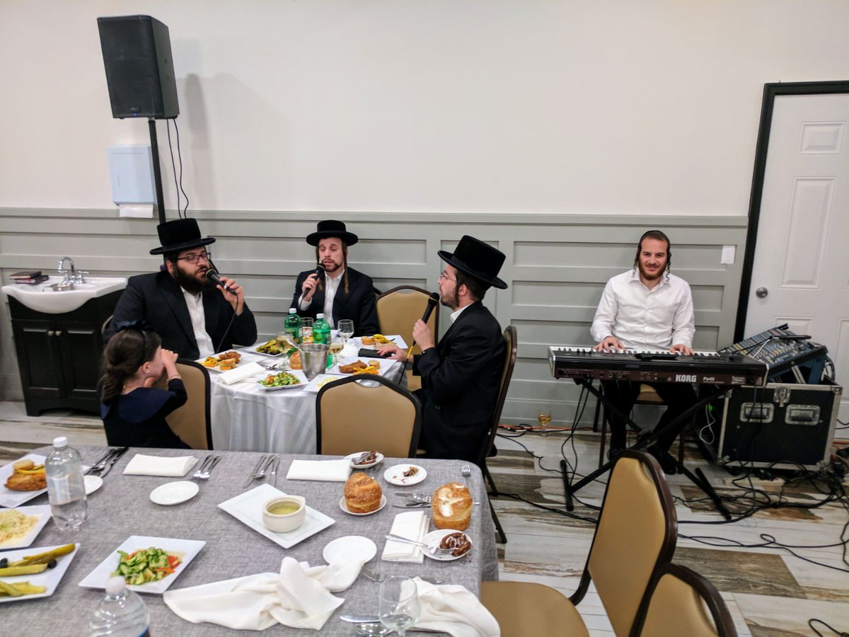 TheShiraChoir's tweet image. Sheva Bruches @RaleighHotelNY1 
@MottyMiller on keys
