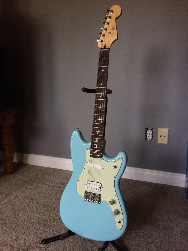 Fender's tweet photo. Write an ode to this gorgeous Daphne Blue Duo-Sonic.
RT/📷: @Russ13100 https://t.co/4xqanZWmlx