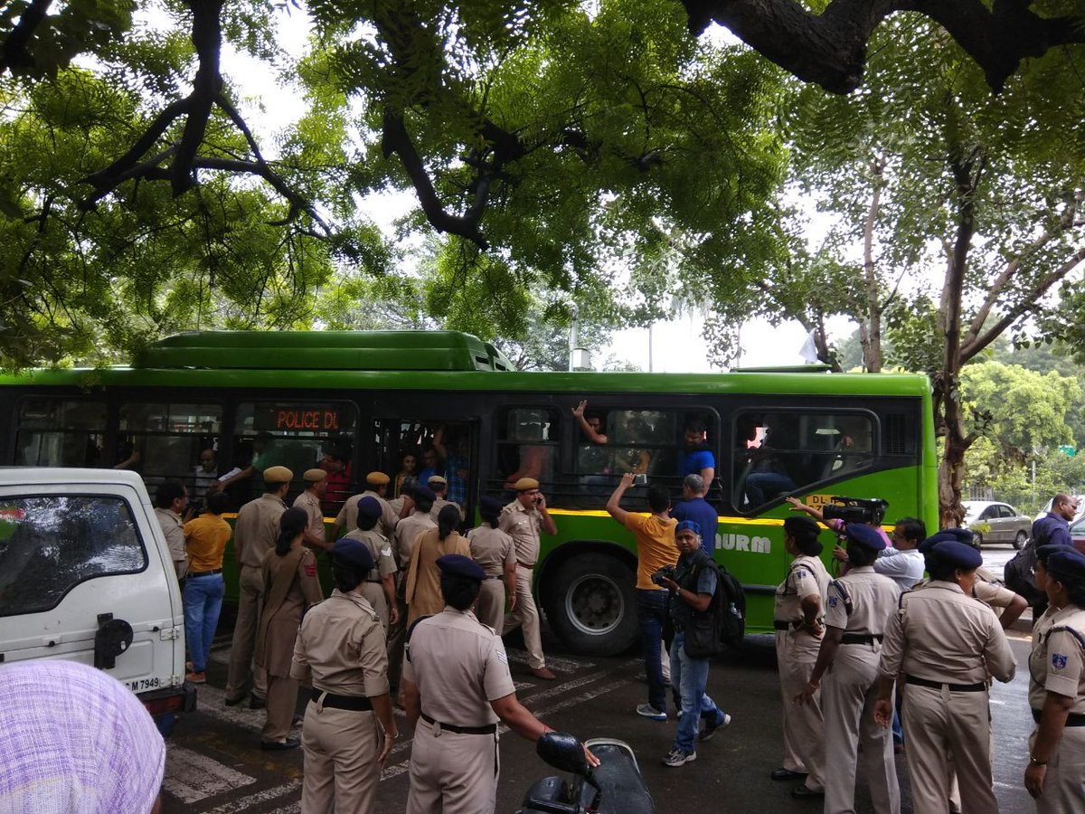 Kaularvind's tweet image. #SAVEJPWISHTOWN @PMOIndia @myogiadityanath sir don't try to look at this issue strictly as per the law u passed. This will lead to chaos.