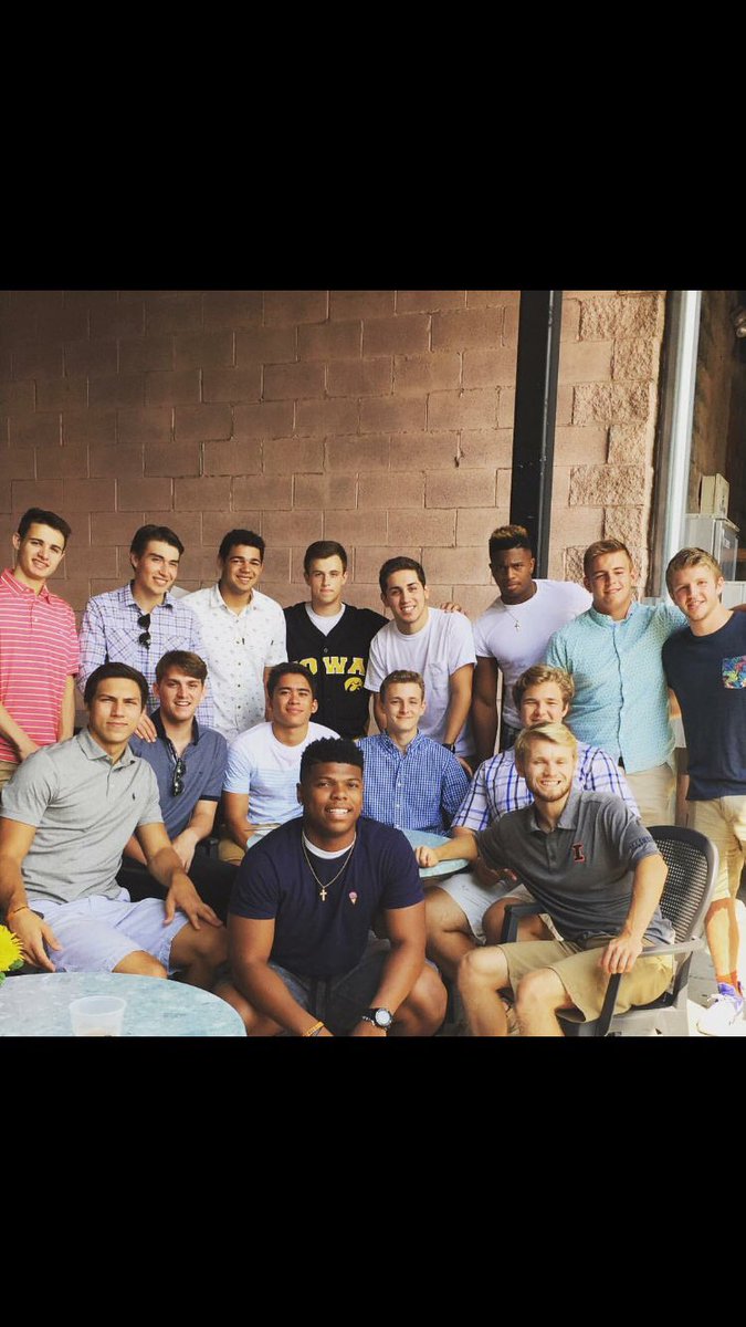 Len7Lennox's tweet photo. Truly blessed to have spent the past 4 years of high school with these boys https://t.co/JTwRjNOPUL
