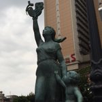 「あなたにTwitterは早いわ!」とでも言いたげな母像にじわるｗ