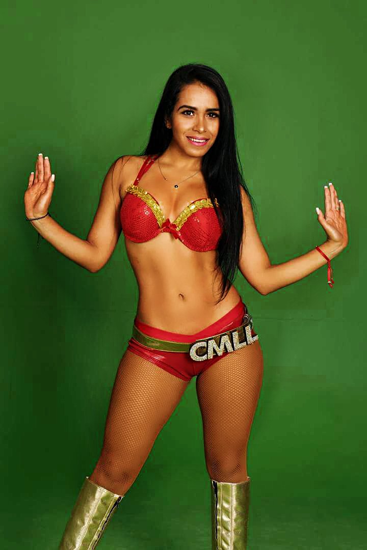 Executor_Cmll's tweet photo. muy hermosa mi gran amiga @dianahuertacmll #Besoss ✌️😉😘😘😘 https://t.co/nmTduWrgvH