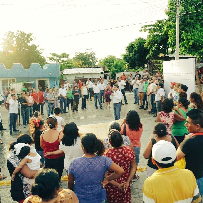 DiegoOficialMx's tweet image. Aún falta mucho pero se avanza en col. Mirador y Granjas con concreto hidráulico! #ActitudDGH #CrecerEnGrande