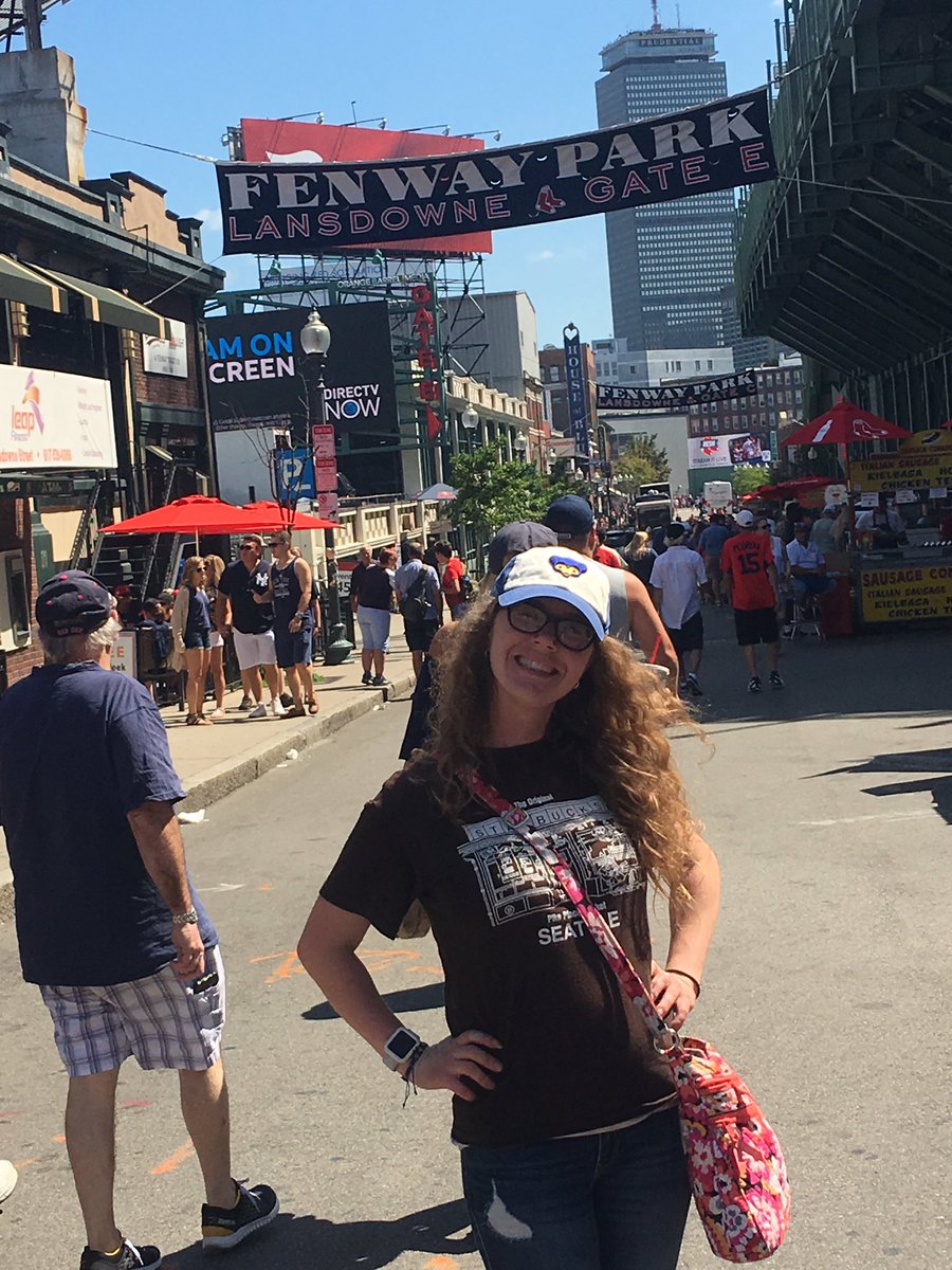KiirstenTapper's tweet photo. Just a Cubs girl trying to survive in Red Sox country.... @Cubs #ThatsCub #CubFanForLife https://t.co/J8mz8nwex1
