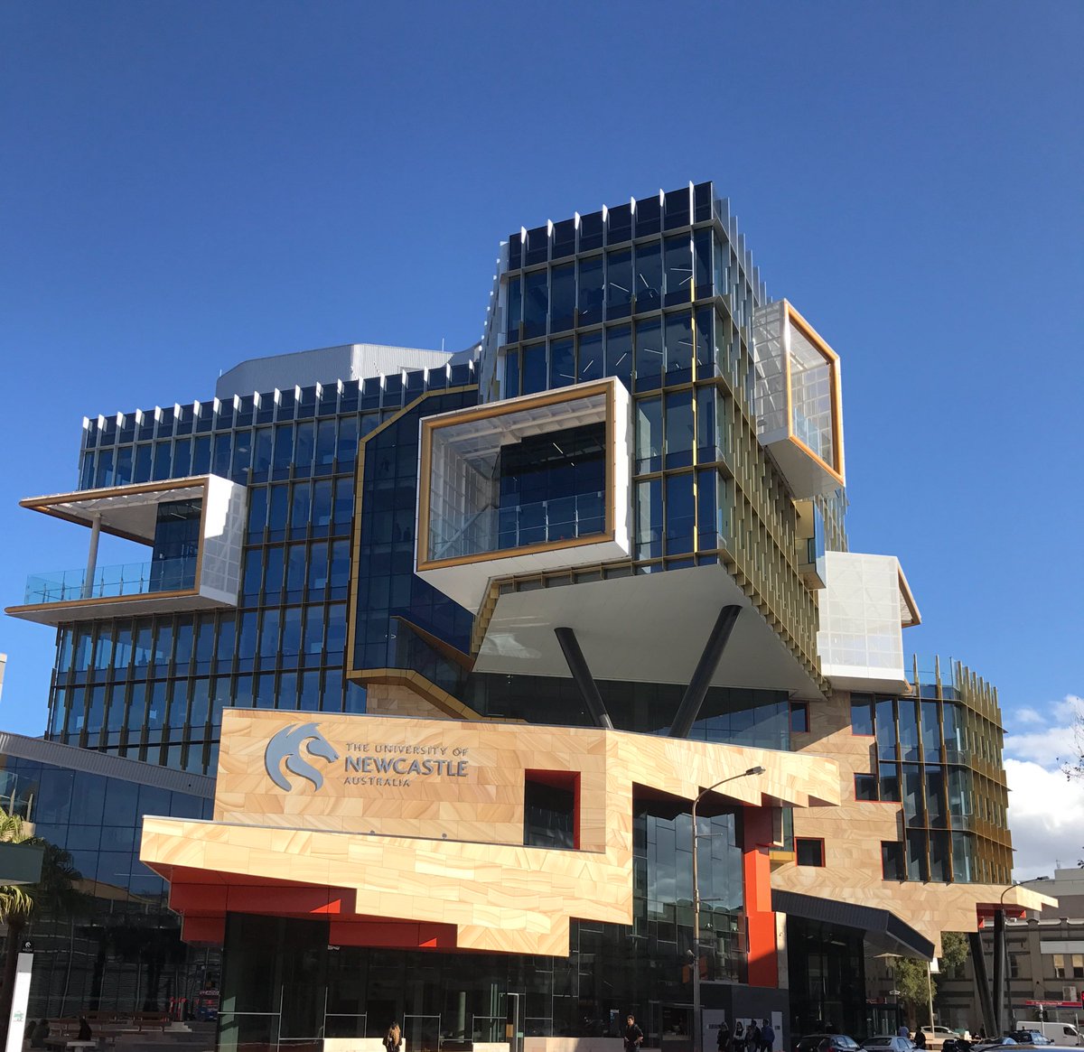 DebbyWJW's tweet image. &quot;NewSpace will deliver a technology focused learning institution&quot; -UON  #techoncampus #myuniisbetterthanyours #hightech