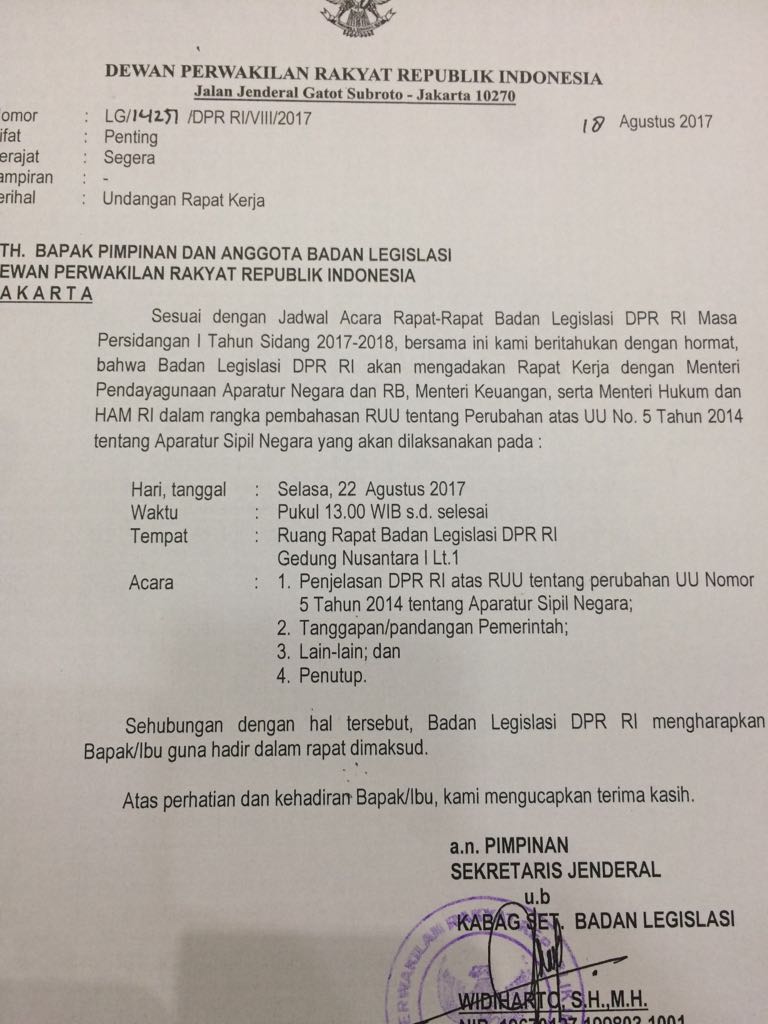 Awan_Hijau85's tweet photo. Responlah suara Rakyat wahai pemerintah jika anda punya hati nurani dan bermartabat @Menkumham @menpangoid @Menkeu @asmanabnur2016 @jokowi https://t.co/J9BQZuBpUn