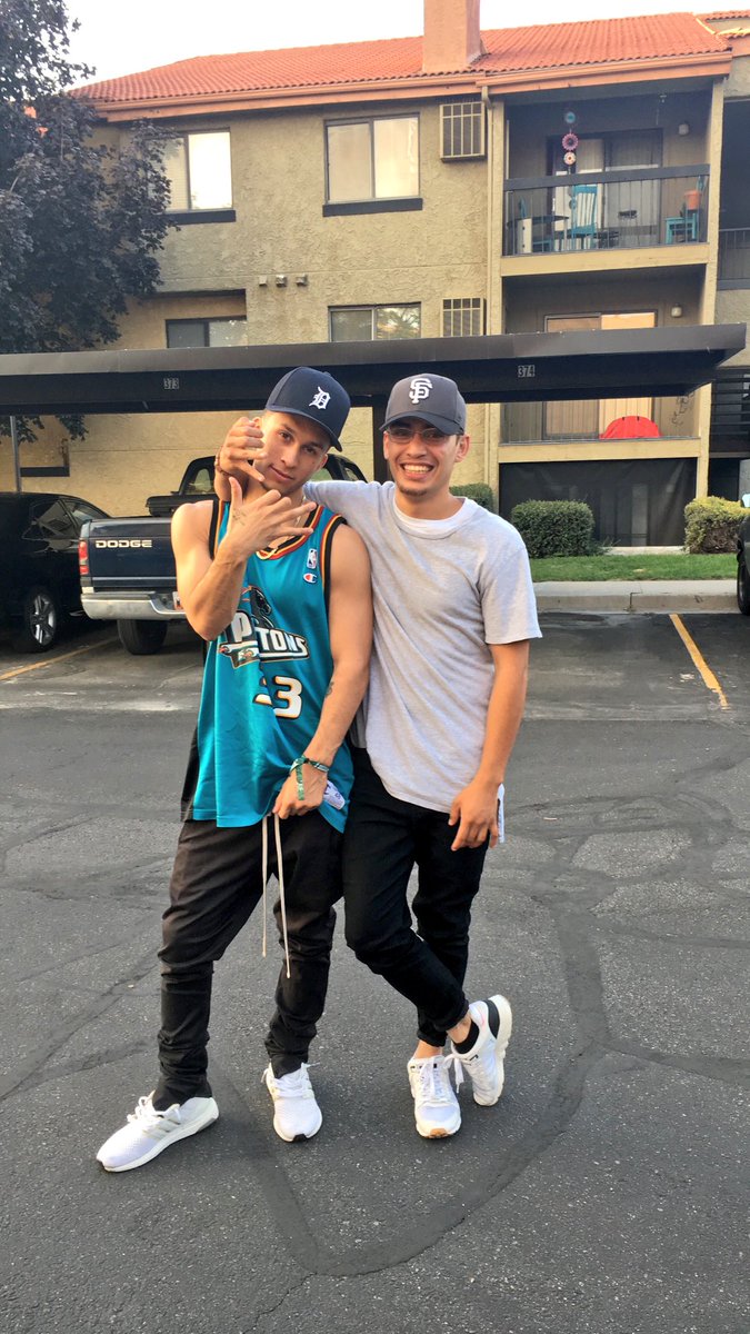 Amart94_'s tweet image. #7yearslater #StillNKSTho