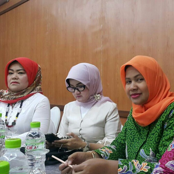 Menghadiei kegiatan Rembug Kebangsaan Perempuqn Pelopor Perdamaian, penyelenggara FKPT Jawa Barat, bertempat di  Grand Asrilia.16/8/2017.
