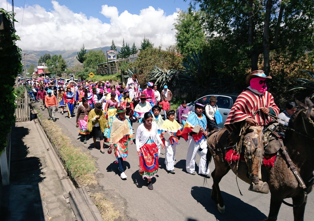 MinturZonal3's tweet photo. En #Pujilí entre comparsas, colorido y tradiciones se fomenta el turismo social que beneficia a pobladores de Sinchiguasi. #Cotopaxi https://t.co/LRqyMu4Jxa